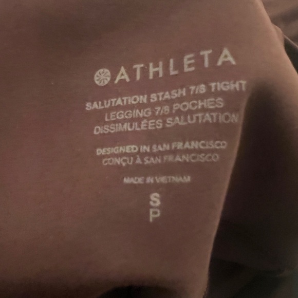 Athleta 7/8 Salutation Stash Leggings Color: Spiced Cabernet - Picture 6 of 6